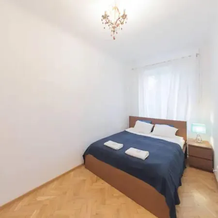 Apartment Old Town- Very Big Bright Sleep 12 People- Freta